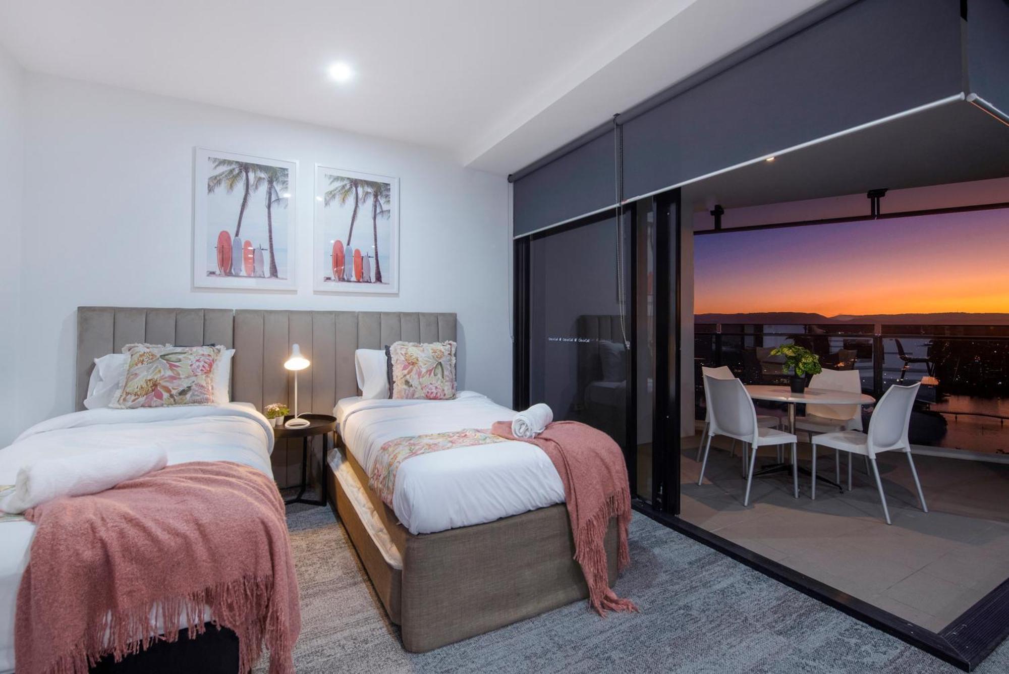 Circle On Cavill - Self Contained & Privately Managed Apartments - Wow Stay Gold Coast Exterior foto
