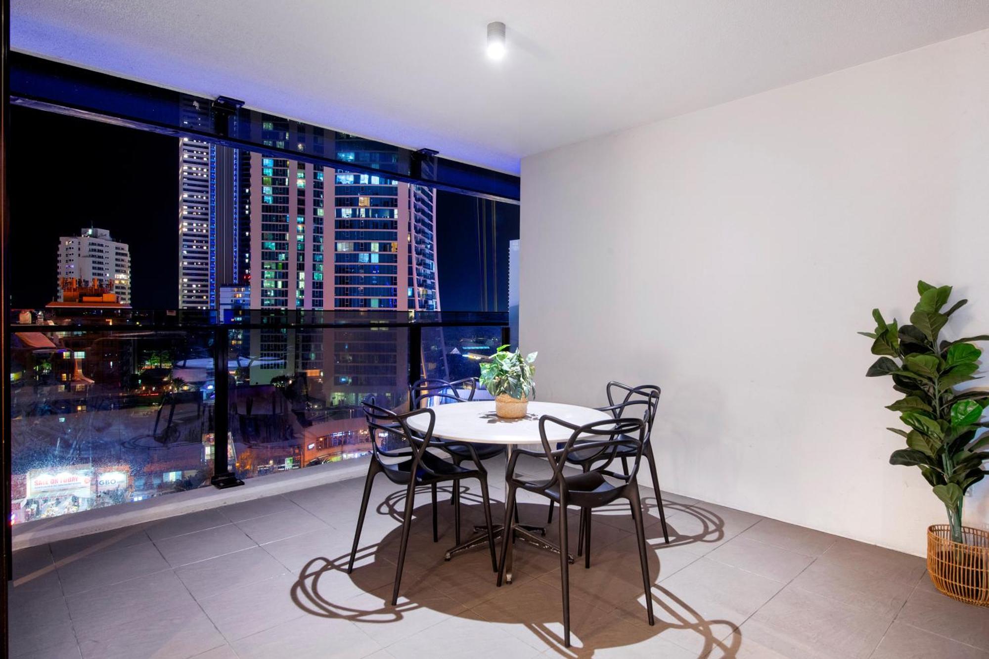 Circle On Cavill - Self Contained & Privately Managed Apartments - Wow Stay Gold Coast Exterior foto