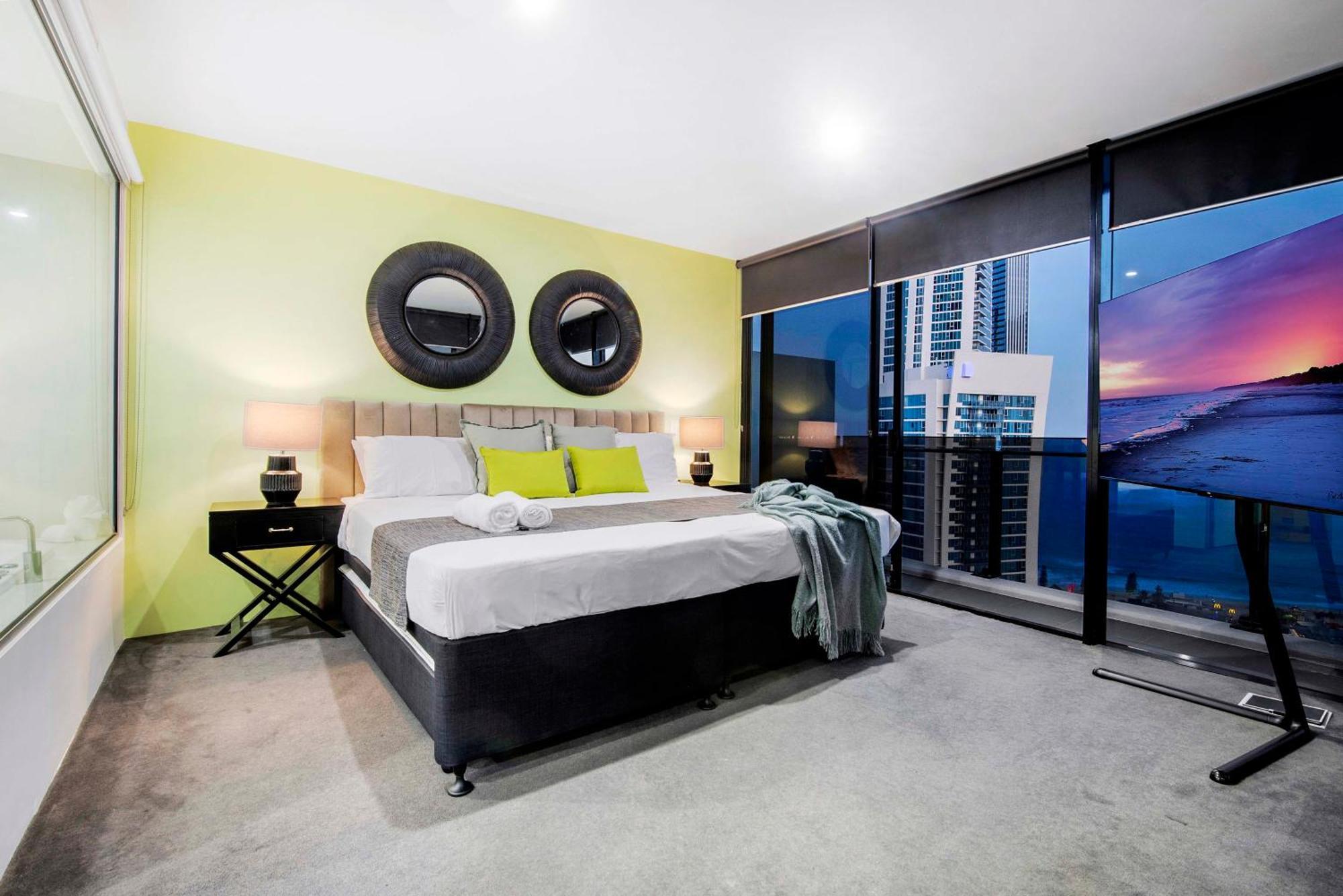 Circle On Cavill - Self Contained & Privately Managed Apartments - Wow Stay Gold Coast Exterior foto